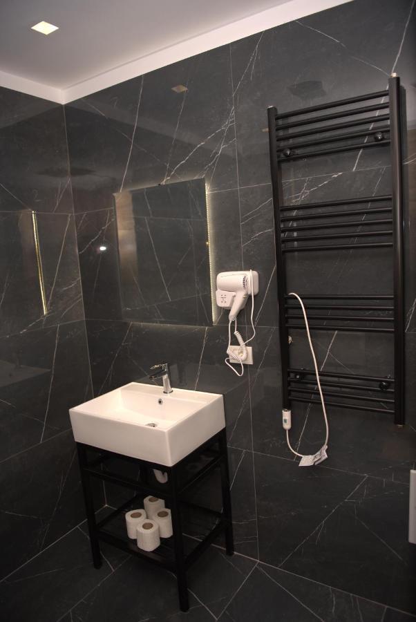 Hotel Monopol Peshkopi Hotell