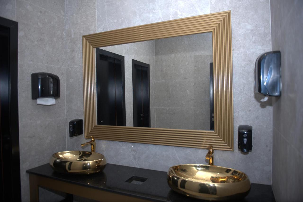 Hotel Monopol Peshkopi Hotell